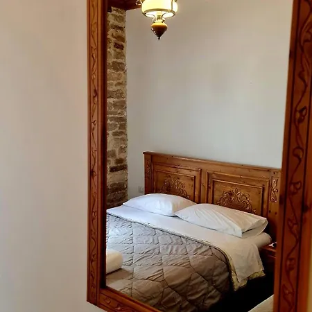4 Hotel