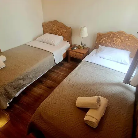 4 3* Gjirokastër