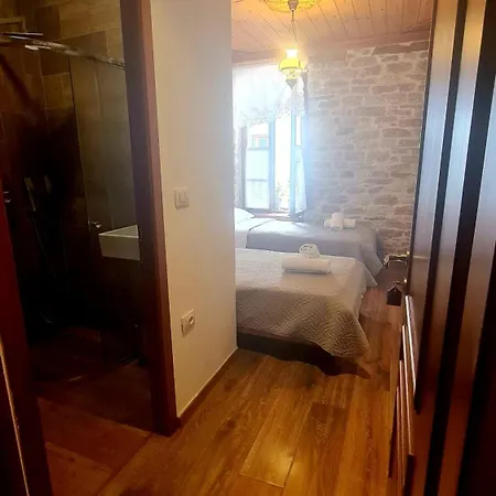 4 Hotel