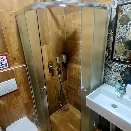 4 3* Gjirokastër